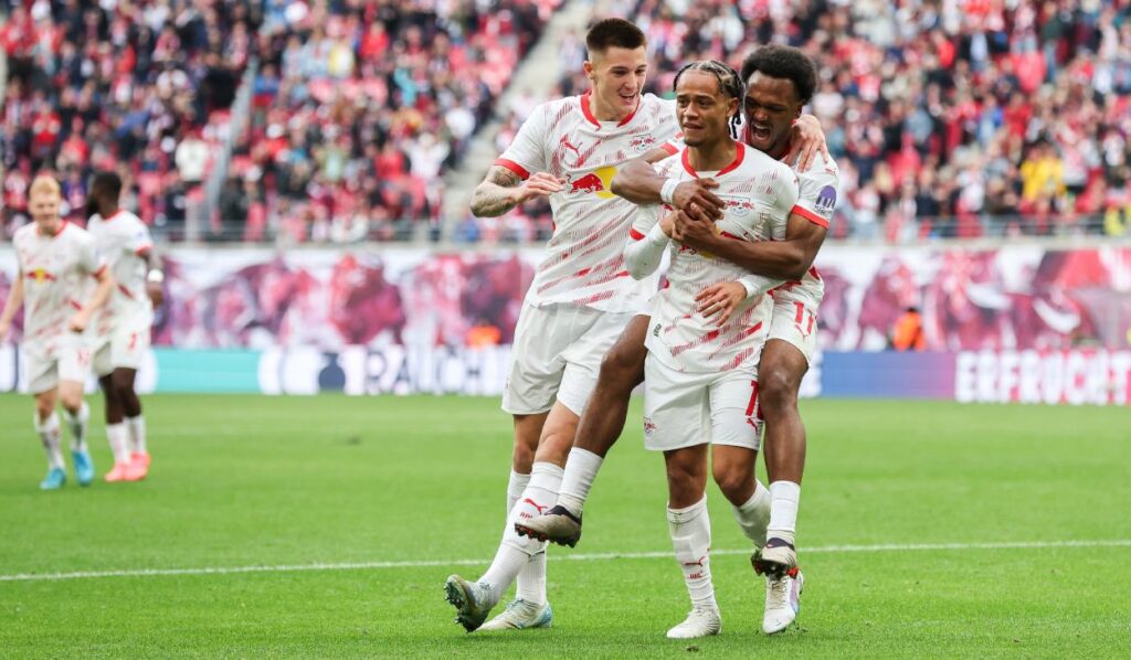 Arsenal are pushing to ‘steal’ one of Barça’s targets for the attack