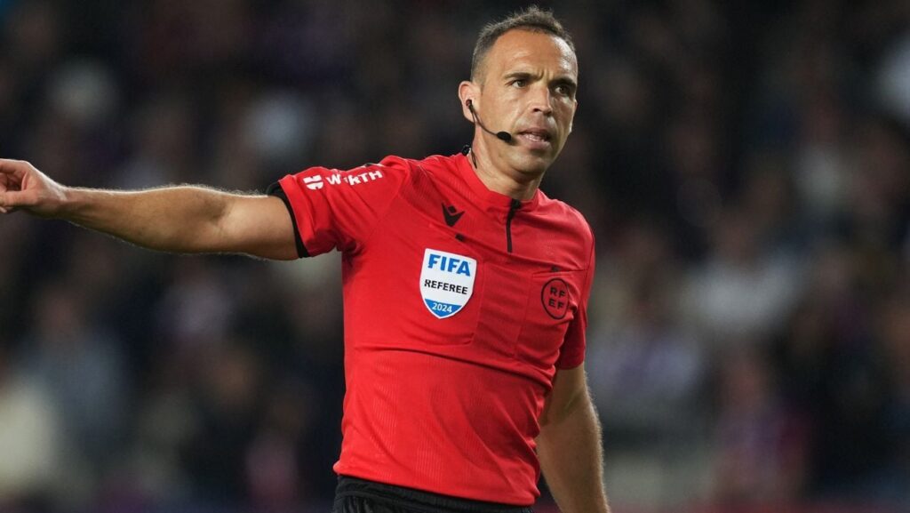 CONFIRMED: This is the referee who will direct the Real Sociedad-FC Barcelona