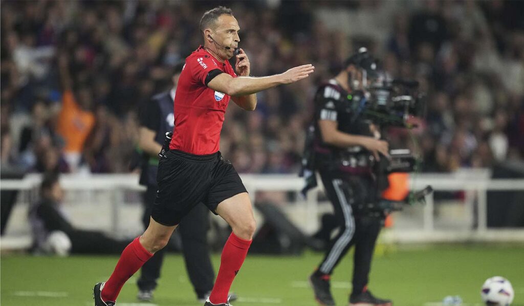 Chance? Barça has lost its 2 games in LaLiga with the same referee