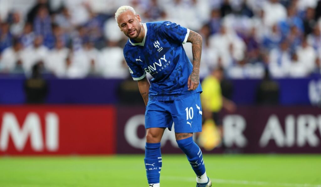 Neymar Jr. ‘breaks’ in his second match after a year without playing