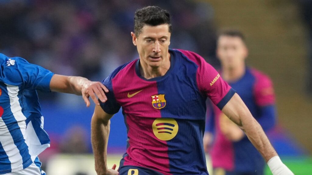 Lewandowski continues to command the ‘race’ for the 24-25 Golden Boot with Gyökeres on the lookout