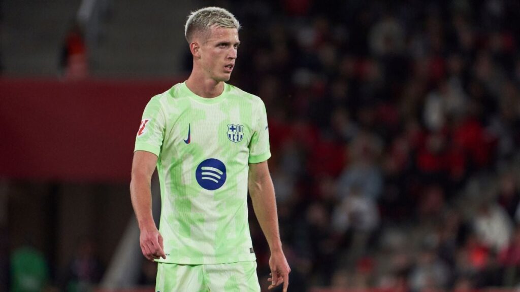 Barça have less than half a day to register Dani Olmo