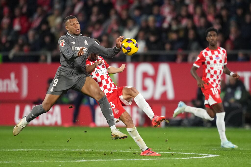 Another scandalous refereeing decision in favor of Madrid: They forgive Mbappé’s red card!