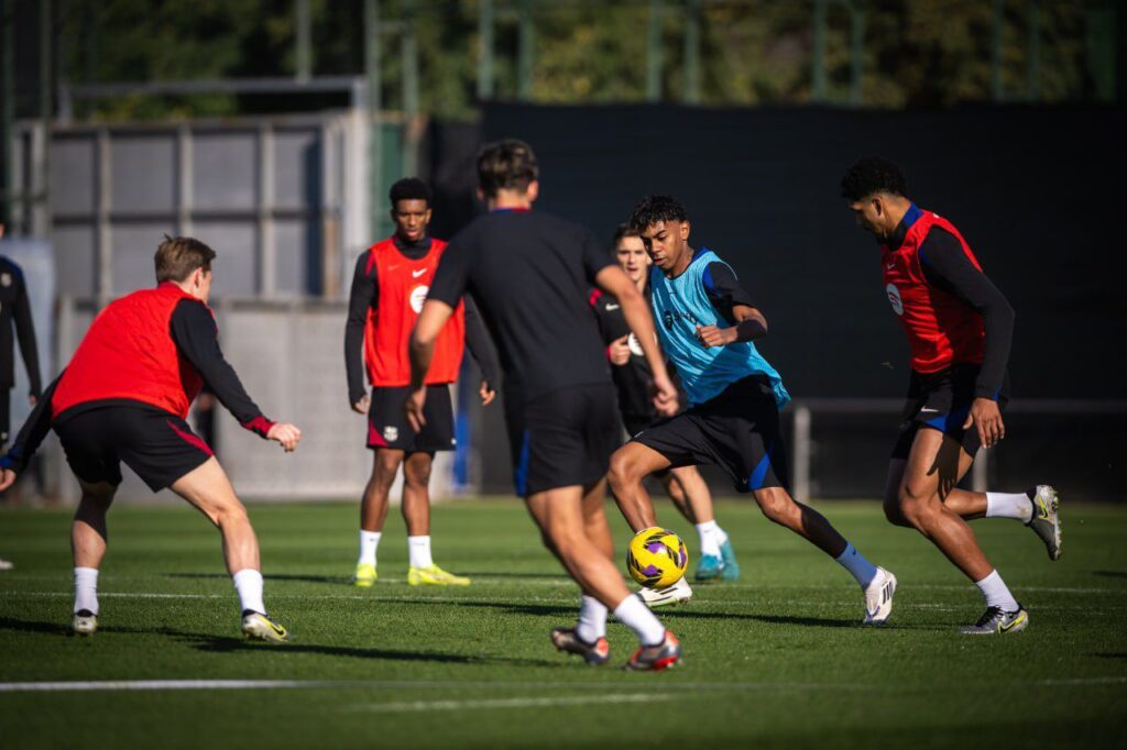 Barça ‘smile’! Lamine Yamal returns to training with the group