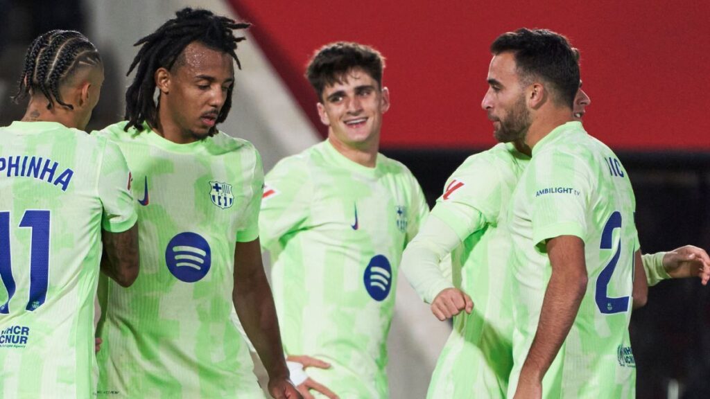 Betis does not rule out asking Barça for the loan of one of its forwards in January