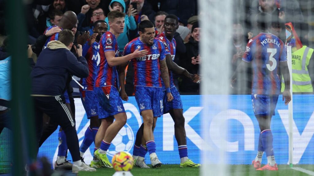 Manchester City threatens FC Barcelona: a target for the full-back in danger