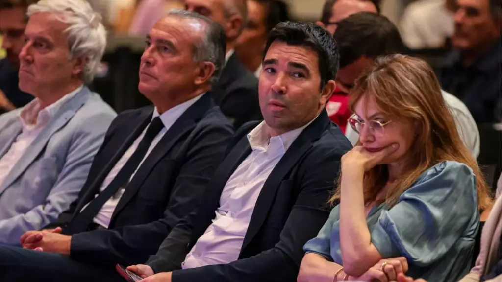 The FC Barcelona files that Deco must review regarding renewals