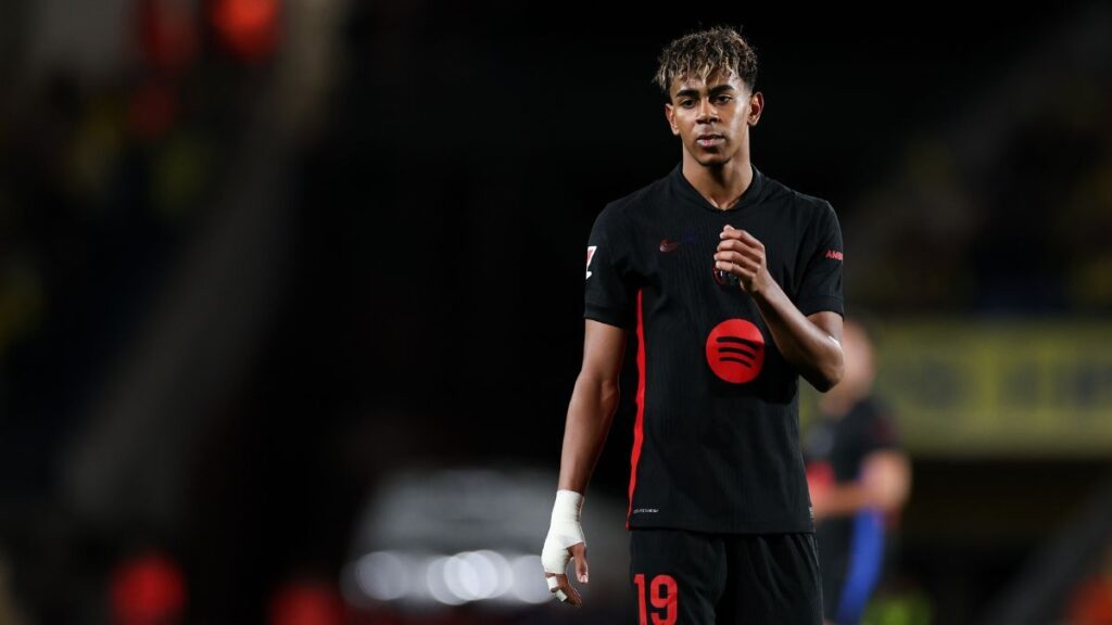 If Lamine Yamal misses the match against Atlético, what can Flick do?