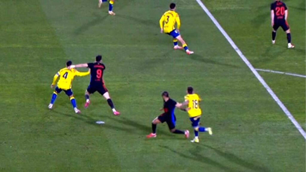 Raphinha and the penalty that the referees ignored: justice or error in the Las Palmas-Barça?