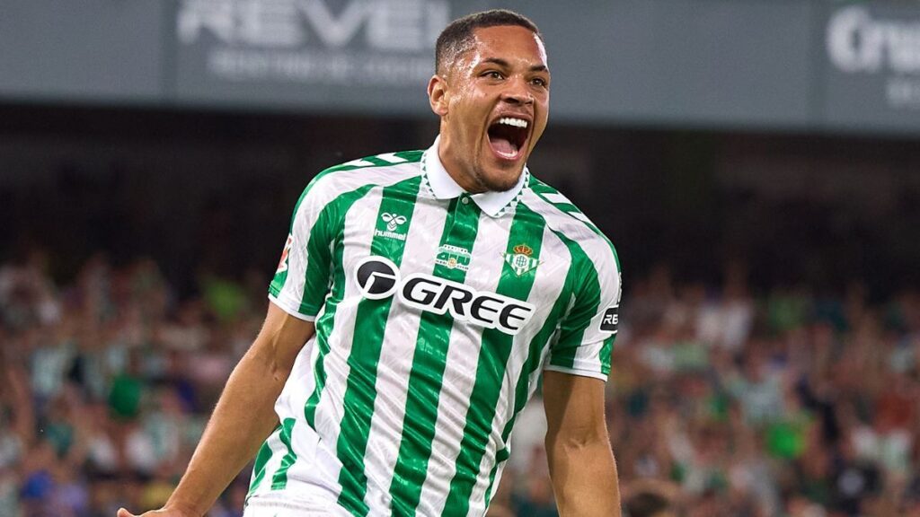 Vitor Roque will join Palmeiras as the most expensive signing in South America