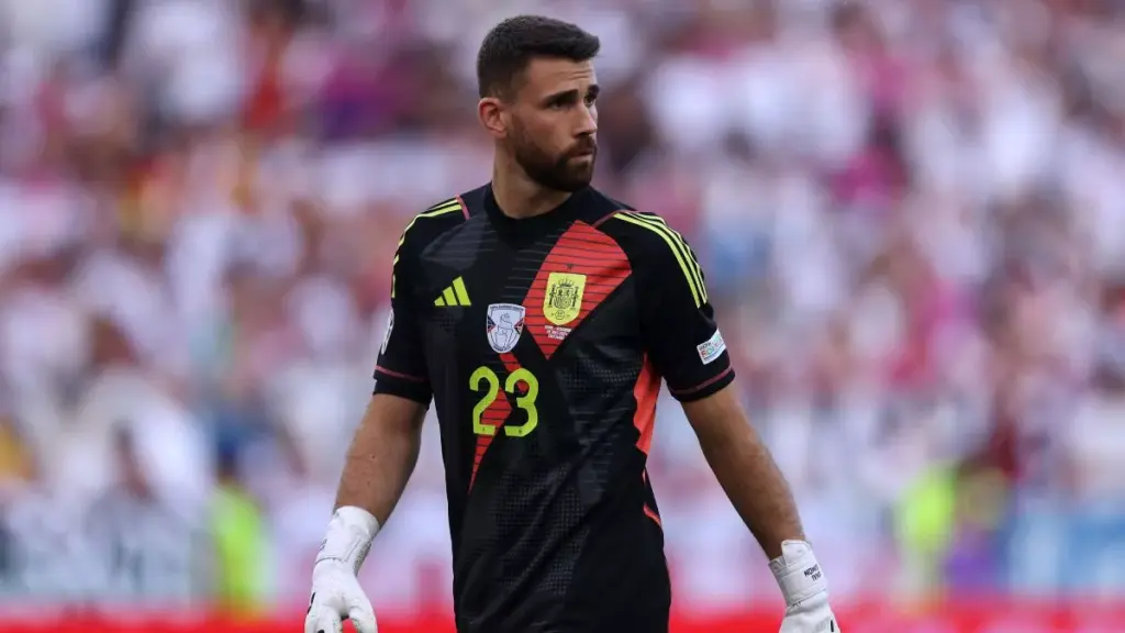 Unai Simón explodes and defends Iñigo Martínez amid doubts about his physical condition