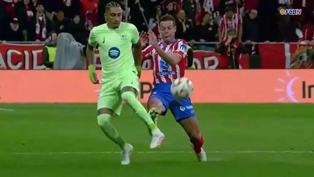 The VAR warned, but Munuera Montero refused: Why wasn’t Azpilicueta sent off for his harsh tackle on Raphinha?