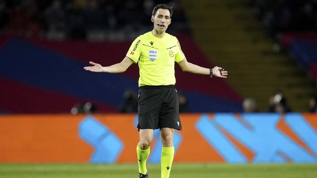 Cup Final: De Burgos Bengoetxea to the Clásico! Controversial decision?