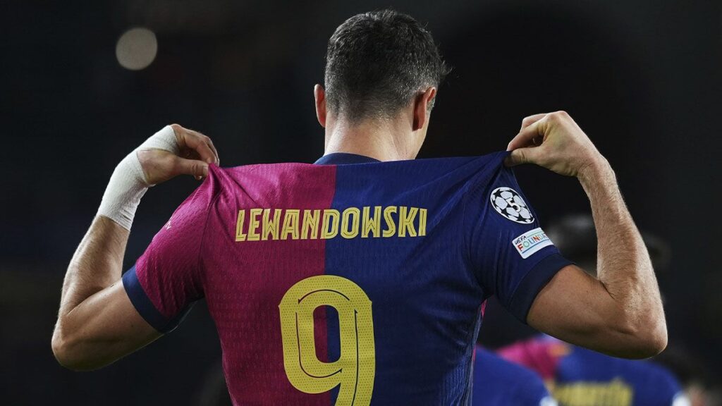 Robert Lewandowski: going for his scoring century with Barça against Inter
