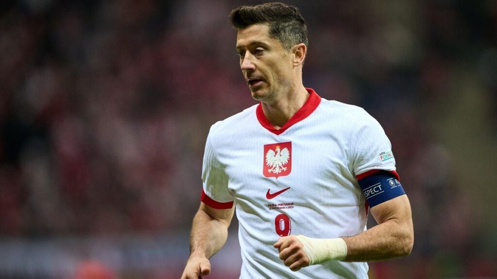 Lewandowski announces his farewell to Poland and reveals the reason