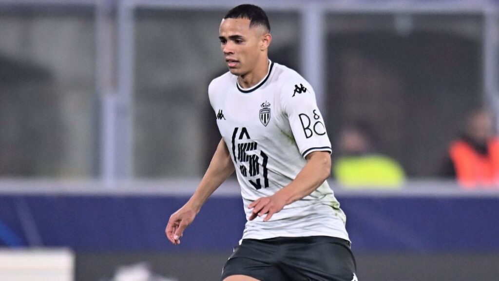 From Brazil, Vanderson is linked to Barça again