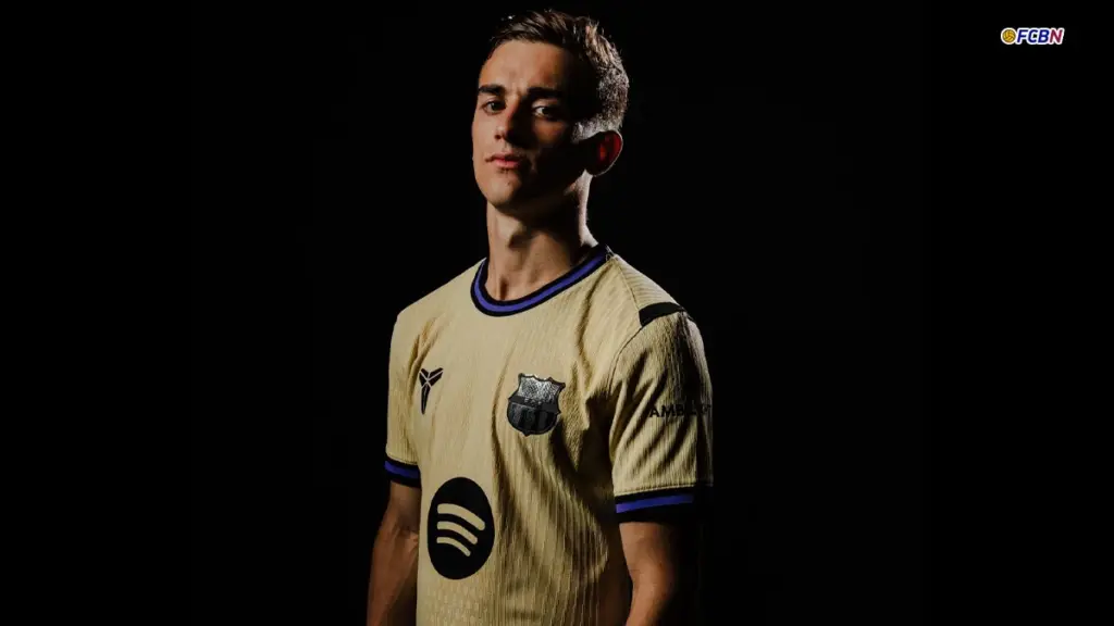 FC Barcelona’s second shirt, on sale from this Tuesday!