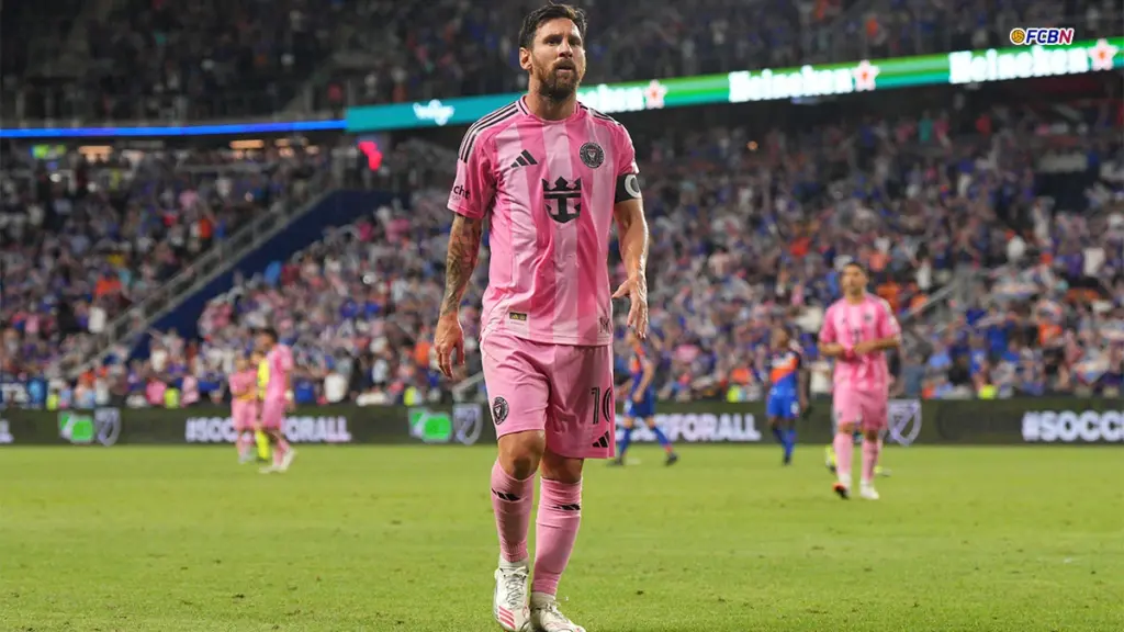 Leo Messi breaks another Cristiano Ronaldo record: what is it about?