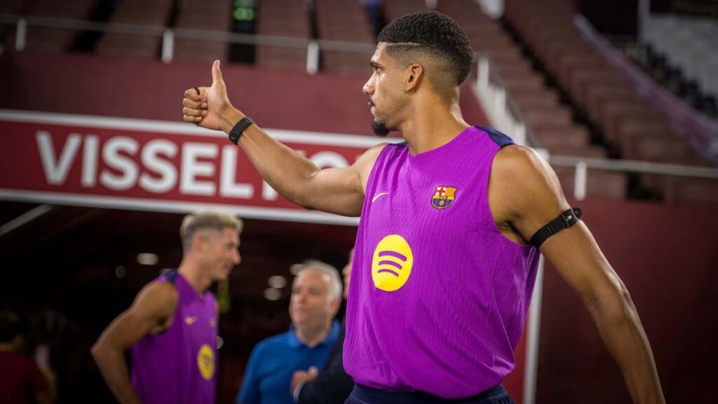 FC Barcelona settles the controversy: Is Araujo staying or leaving?