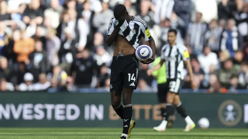 BREAKING NEWS! Alexander Isak breaks off relations with Newcastle: Green light for Liverpool?