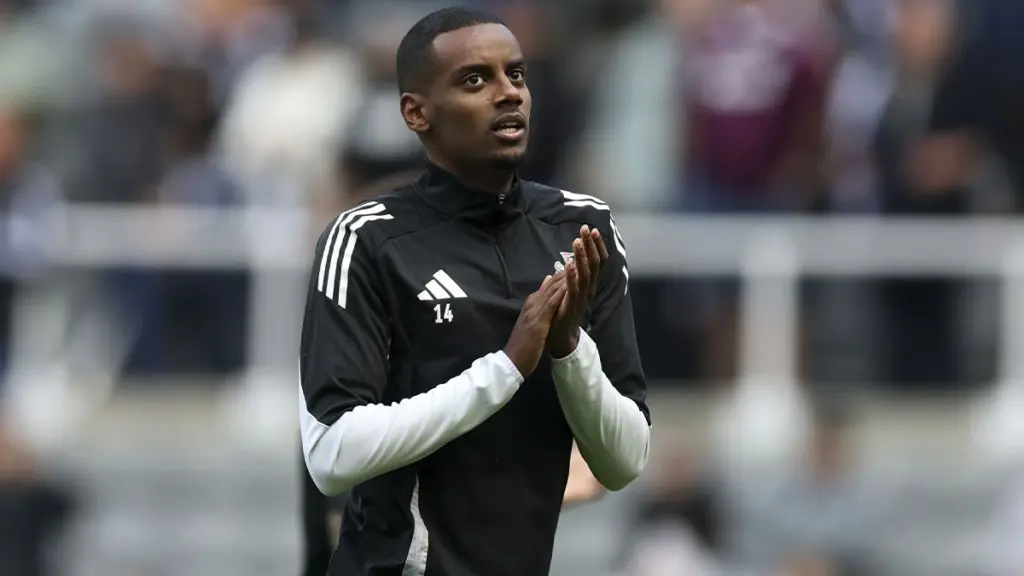 Newcastle refuses to lose Isak: Liverpool counterattacks