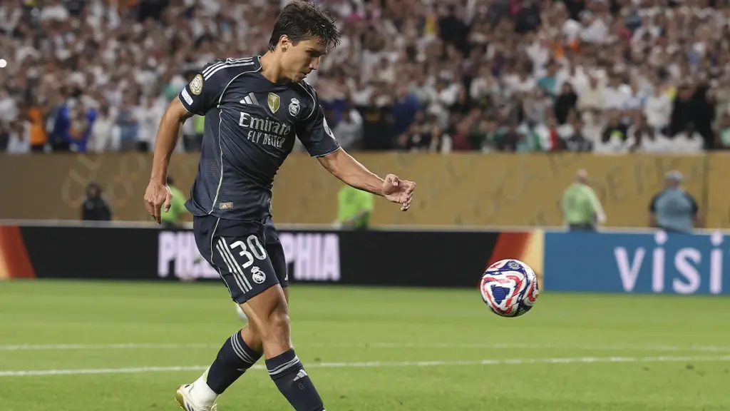 Real Madrid bets on the future: Gonzalo García, renewed until 2030