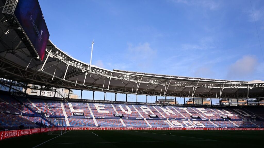 When does Barça play against Levante in LaLiga 25/26? Date, time and where to watch on TV