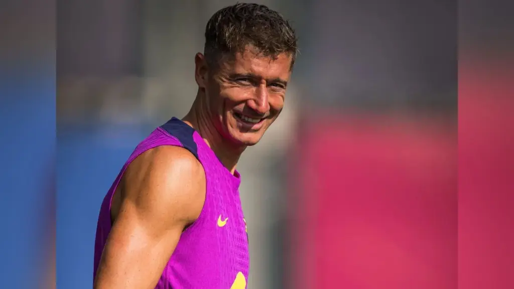 Lewandowski Works Hard to Return to the XI in Vallecas