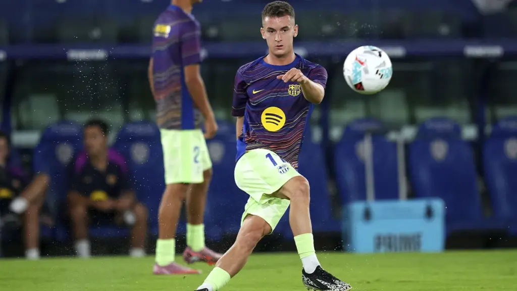 Flick speaks on and off the field: Marc Casadó, a starter against Levante