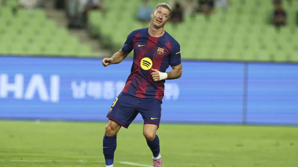 Lewandowski, professional and committed even on ‘vacation’