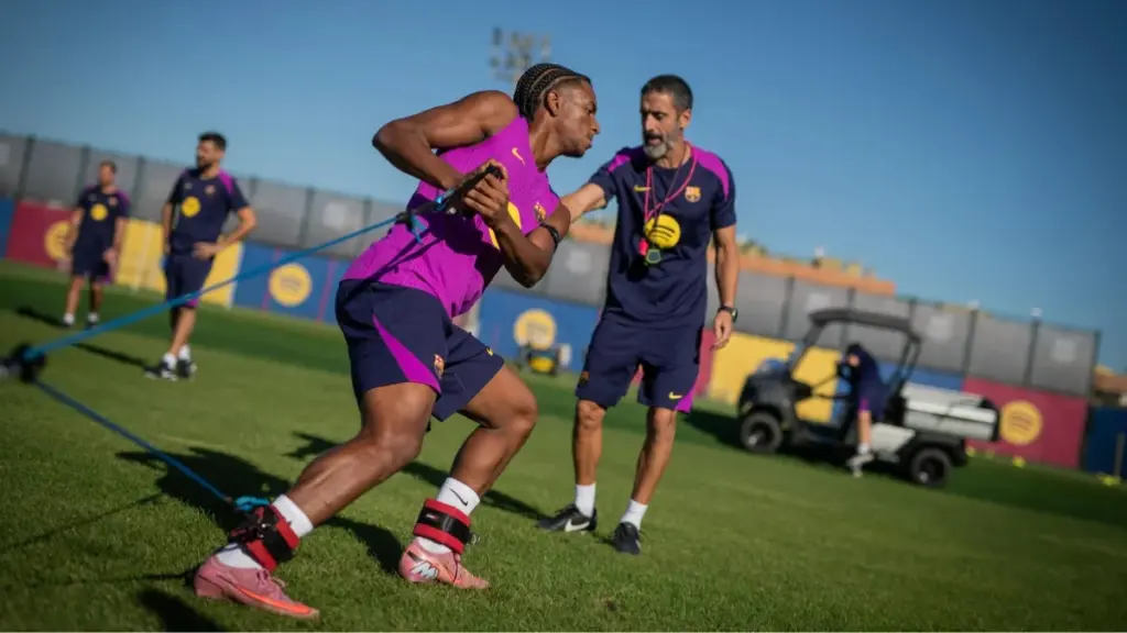 Alejandro Balde suffers new hamstring injury. How long will he be out?