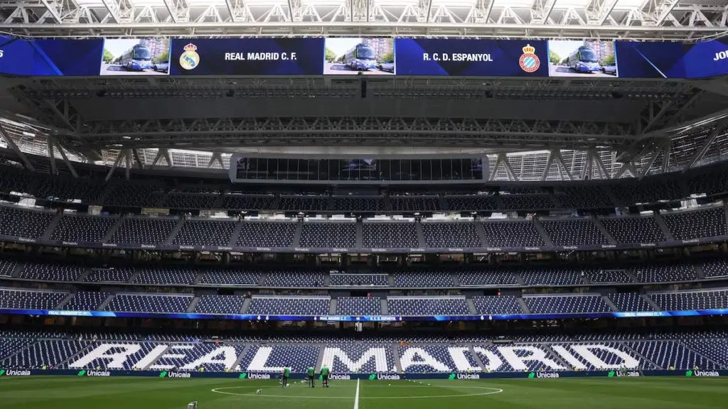 Suffocating heat and closed roof: the ‘sauna’ of the new Bernabéu