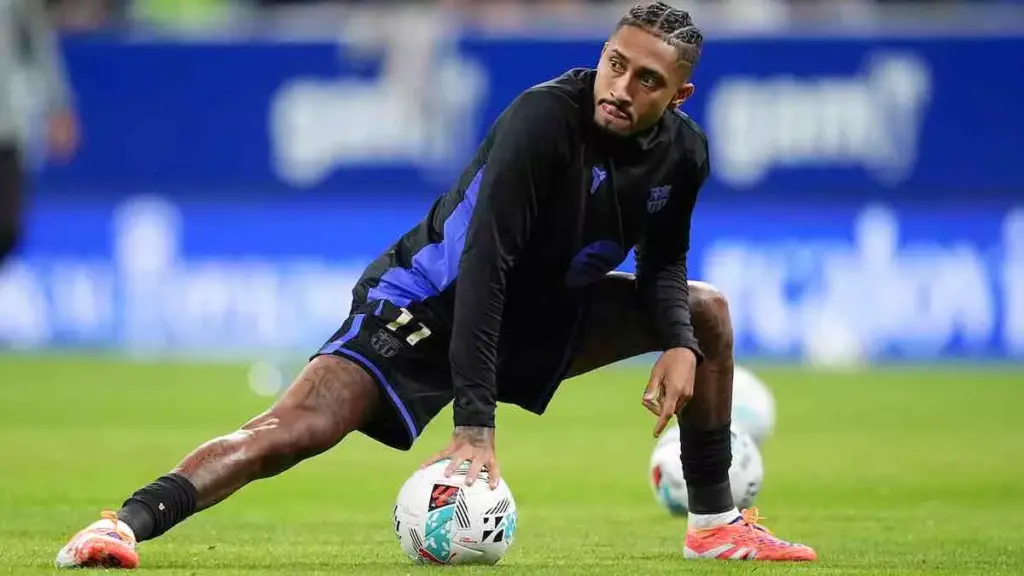 Raphinha will be out for three weeks due to a hamstring injury