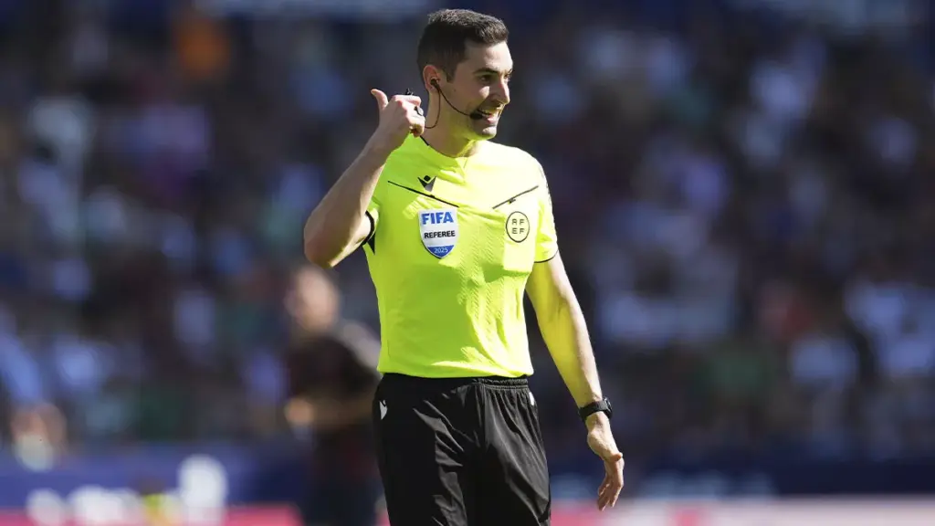 Alejandro Muñiz Ruiz will referee the Sevilla-Barça match of matchday 8 of LaLiga