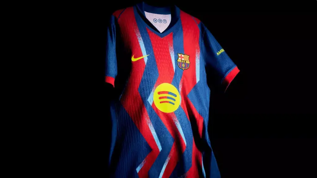 Barça unveils its 4th kit for 25/26: a tribute to Ronaldinho and the 0-3 at the Bernabéu