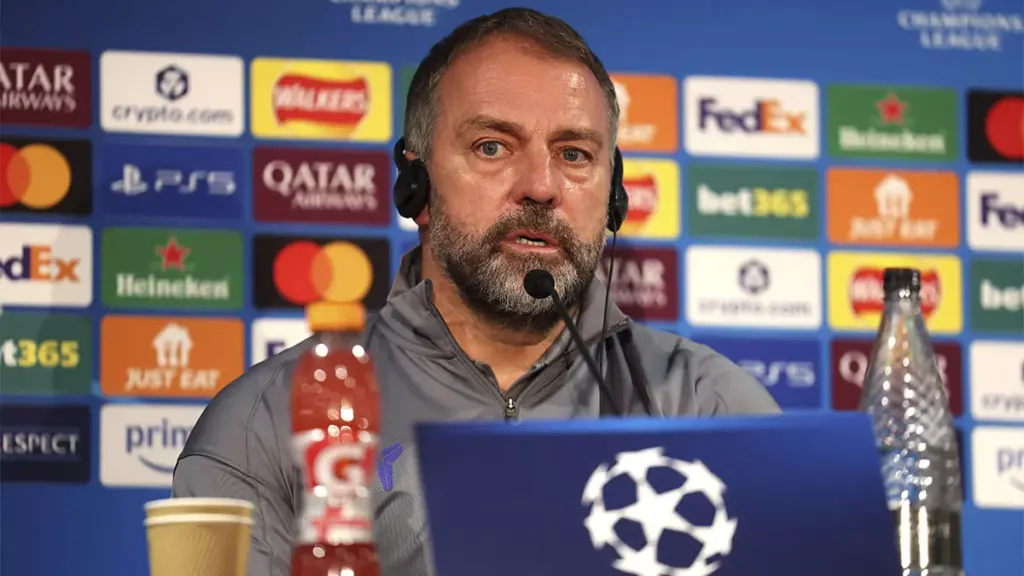 Flick praises Chelsea and leaves two doubts open for his XI in London