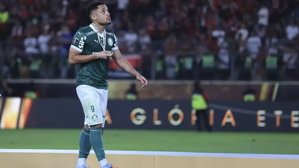 Vitor Roque out of Copa Libertadores and Barça loses €1M in variables