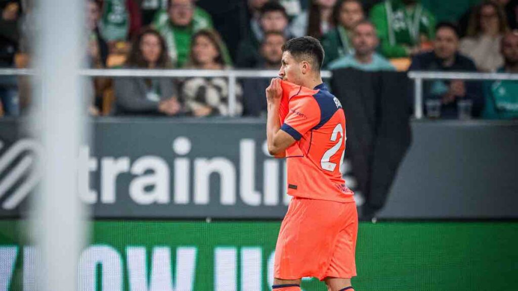 Michael Laudrup surrenders to Roony Bardghji’s level at Barça