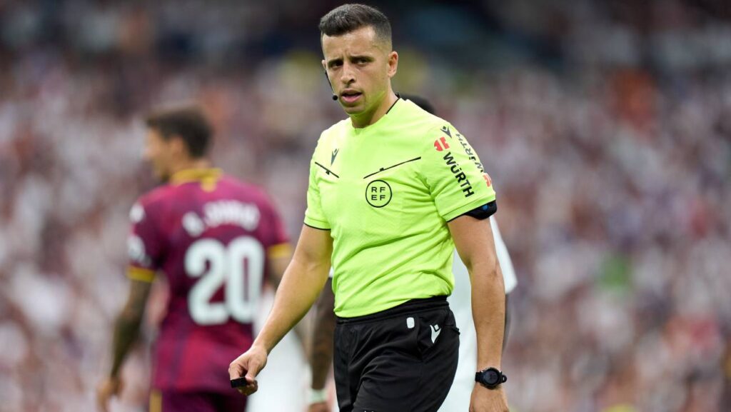 Víctor García Verdura: Catalan referee for the Espanyol-Barça derby in LaLiga