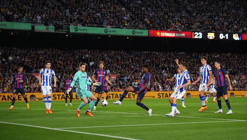 The show of the football and the bets during the parties