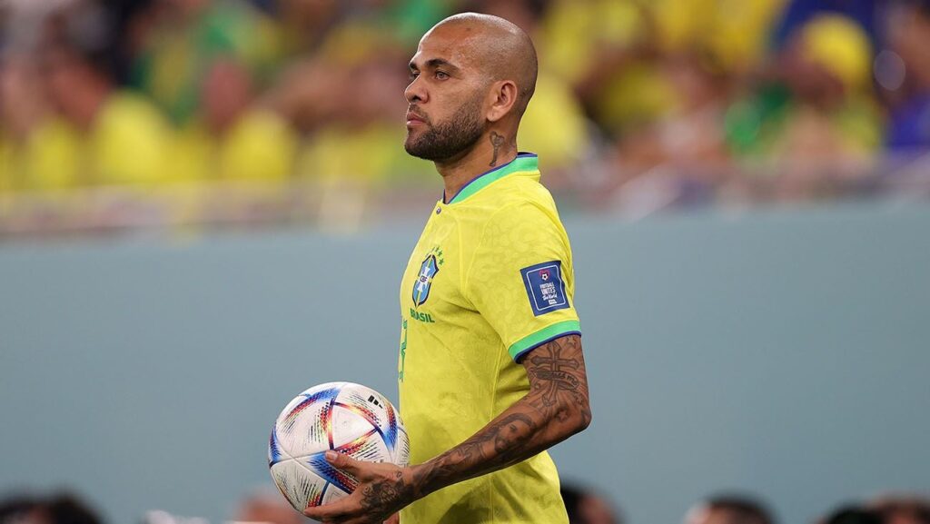 Dani Alves arrived in Qatar 2022 with Brazil at the age of 39