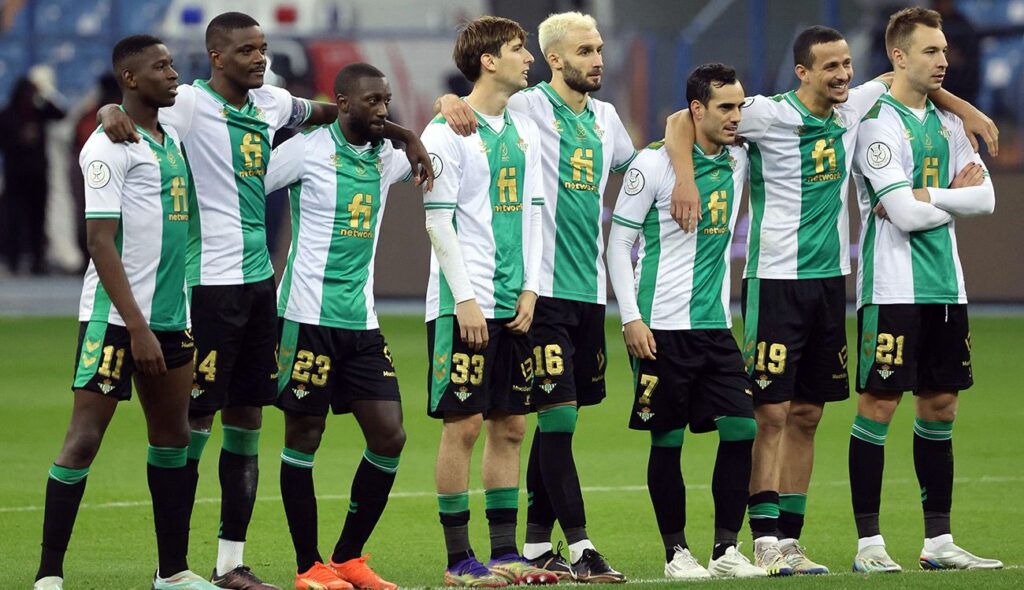 El Betis durante la tanda de penaltis frente al Barça