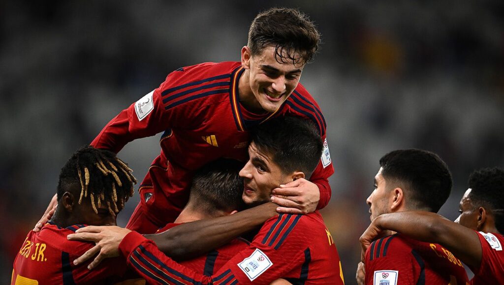 Jugadores Espana celebran