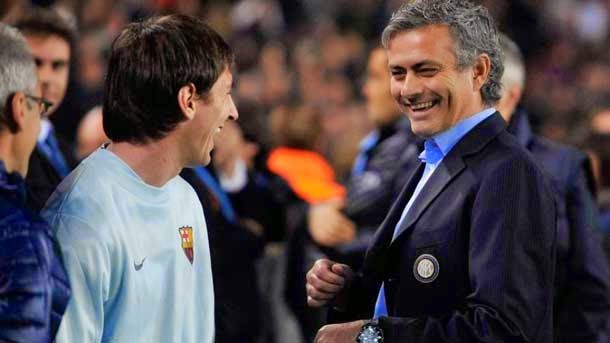 Mourinho, junto a Leo Messi.