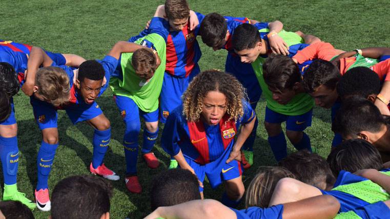 Xavi Simons, la "joya" del Barça que ya convocan en Holanda - FC