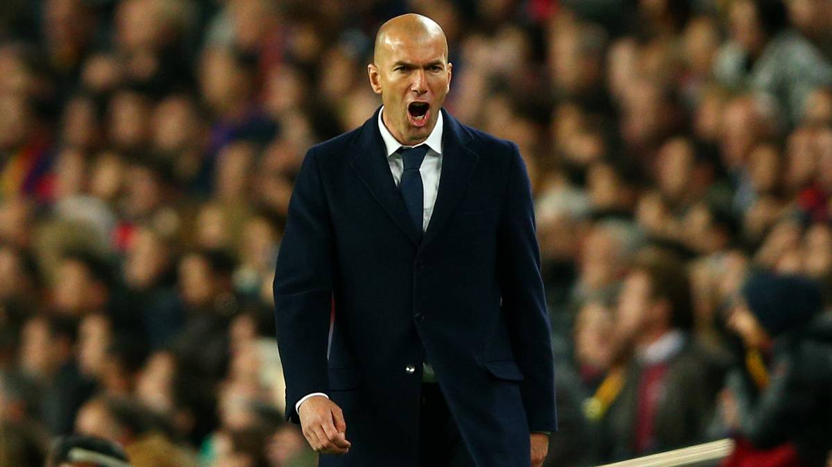 Zidane, celebrating one of the goals against the FC Barcelona
