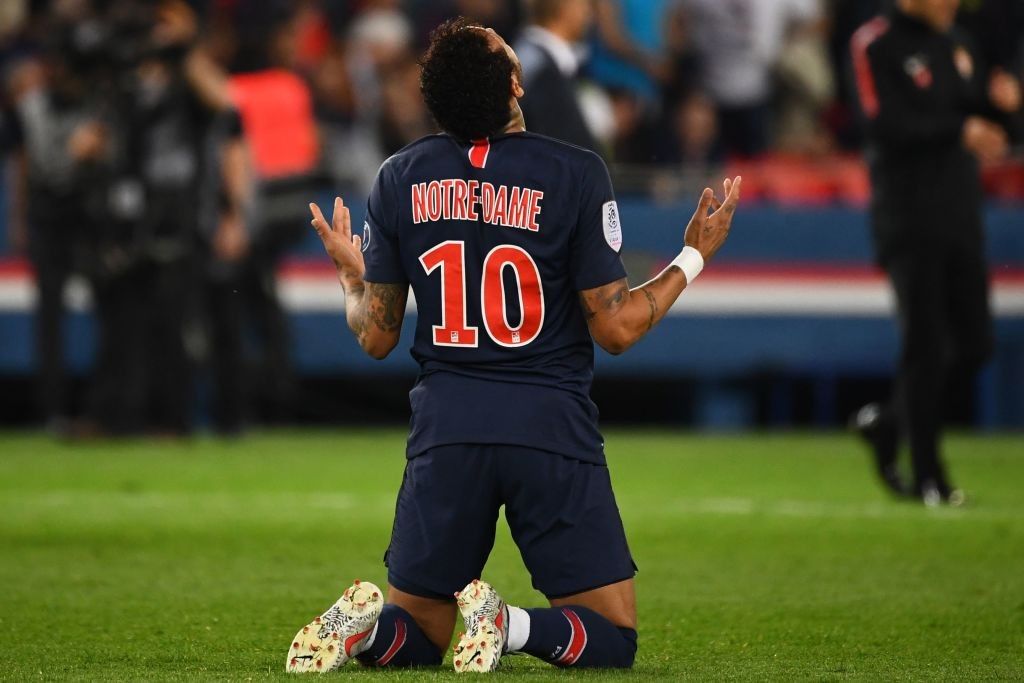 Neymar Celebrating a goal with PSG