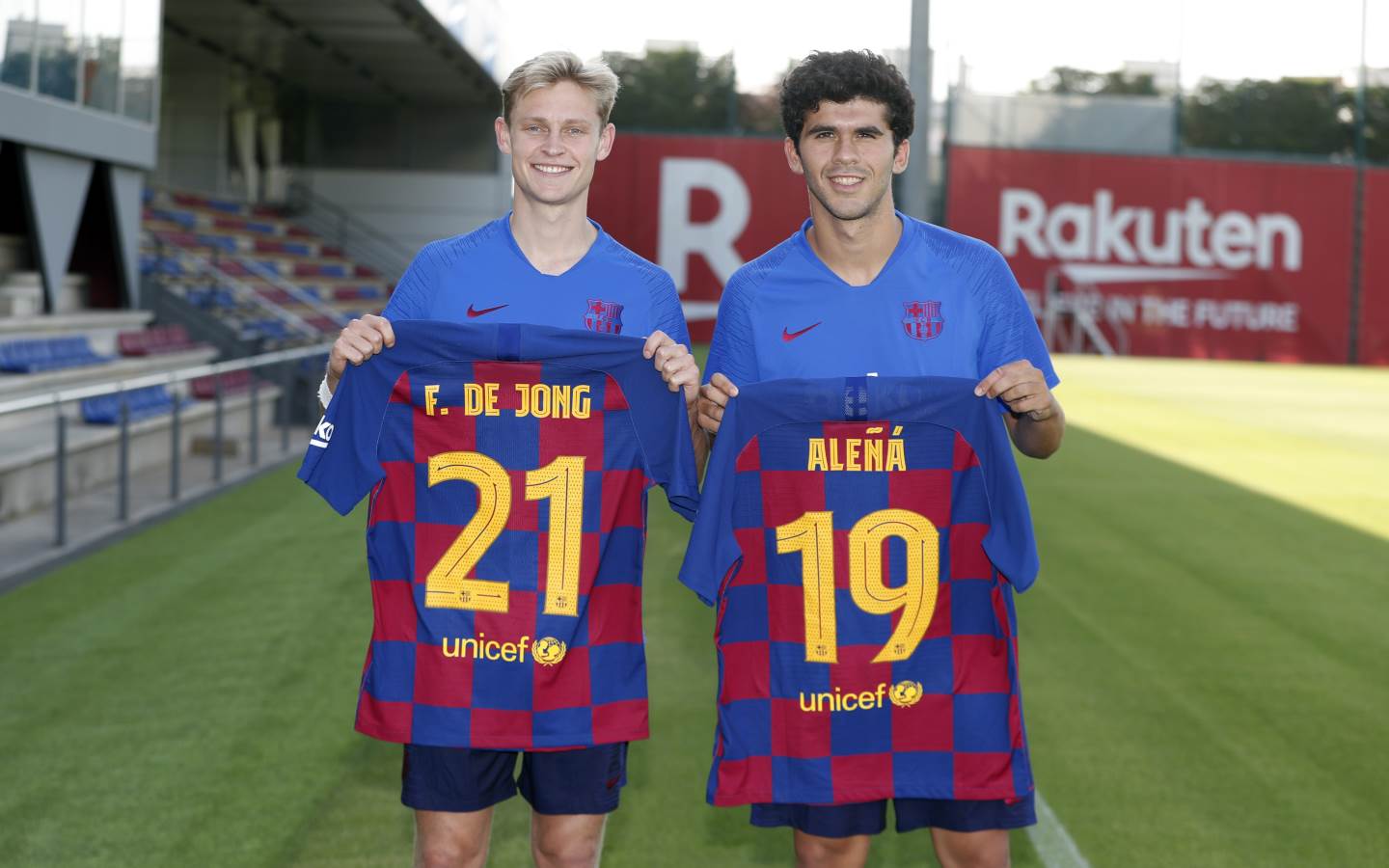 Frenkie de Jong y Carles Aleñá cambian sus dorsales