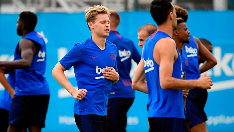 Frenkie de Jong, training with the rest of his mates in Barça