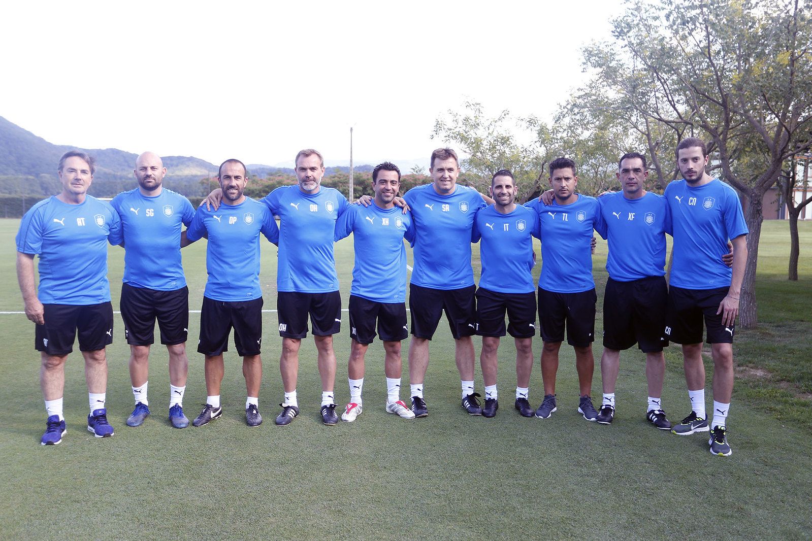 Xavi Hernández with the new staff of Al-Sadd | AlSaddSC